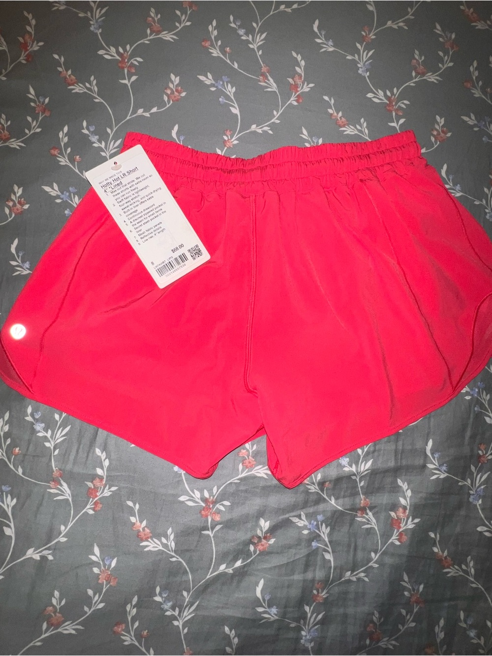 Lululemon Hotty Hot Low Rise 4 in Shorts - LIPGLOSS